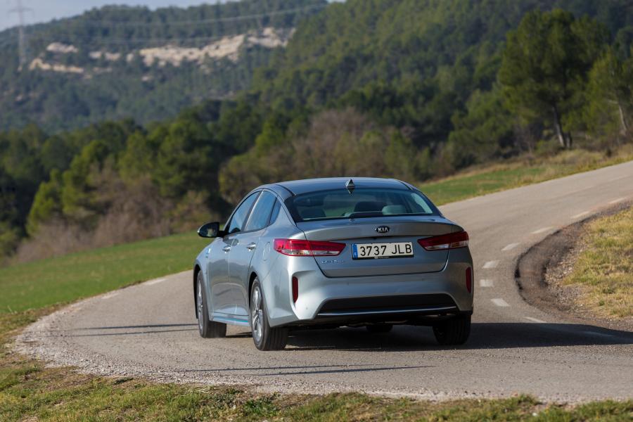  Kia Optima Plug-In Hybrid (JF) 2016 года  (WW) (фото 24 из 41)